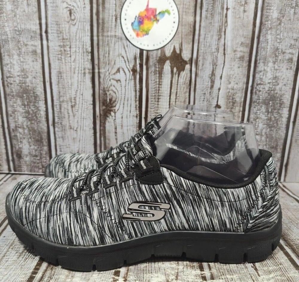 Skechers Rock Around Memory Foam Women's Size 7 Black Slip On Fashion Sneakers